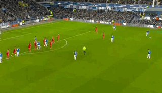 Leyu Sports-鲁尼：利物浦防线像小学生 卡拉格：英超争冠结束了